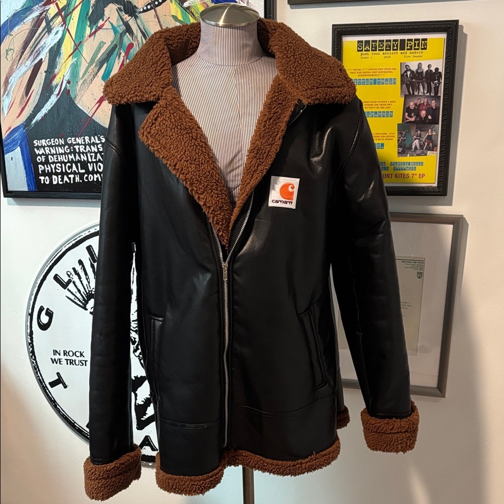 Carhartt Women’s Black Below waist Jacket with Brown Sherpa-style Lining XL